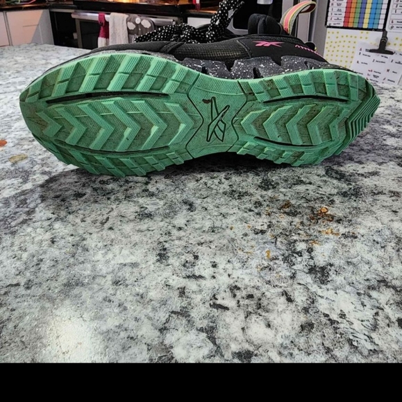 Reebox 8.5 brand new condition - Picture 4 of 4